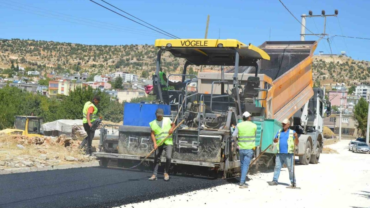 Dicle ilçesinde yollar asfaltlandı