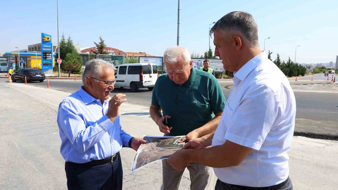 Başkan Büyükkılıç: "Geceleri çalışıyor, gündüzleri trafiğe açıyoruz"