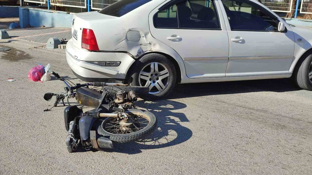 Keşan’da otomobil ile çarpışan motosiklette 2 kişi yaralandı