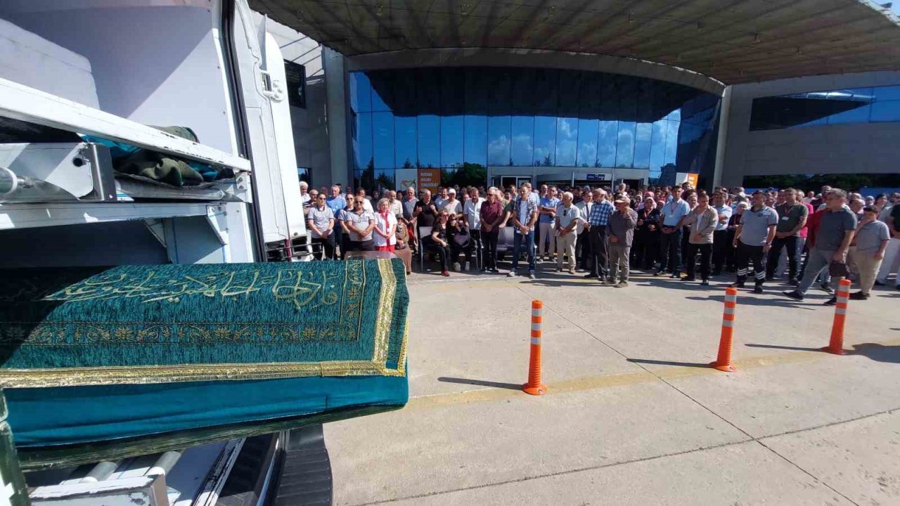 Samsun’da ölen doktor için hastane önünde tören