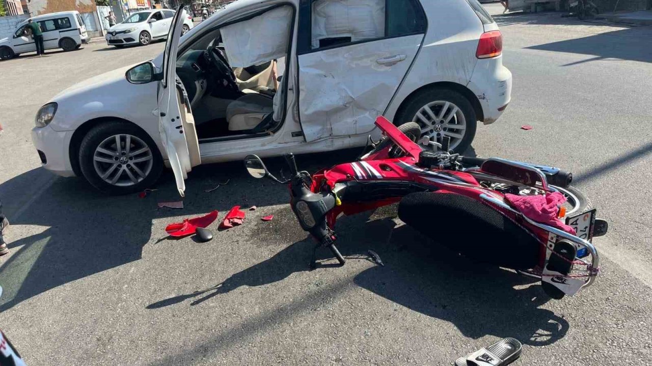 Hatay’da otomobil ile motosiklet çarpıştı: 2 yaralı