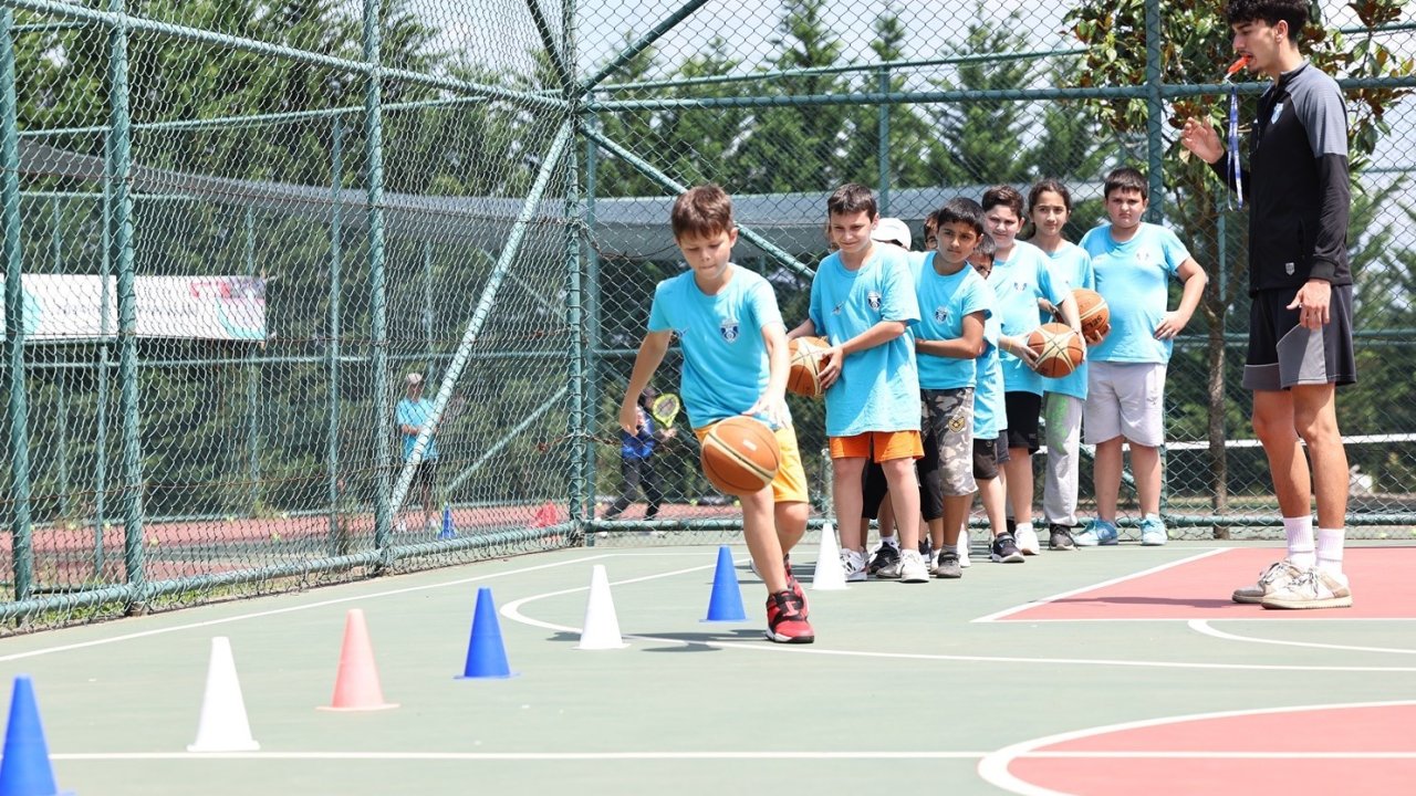 Sultangazi Belediyesi’nden genç sporculara yaz spor okulu