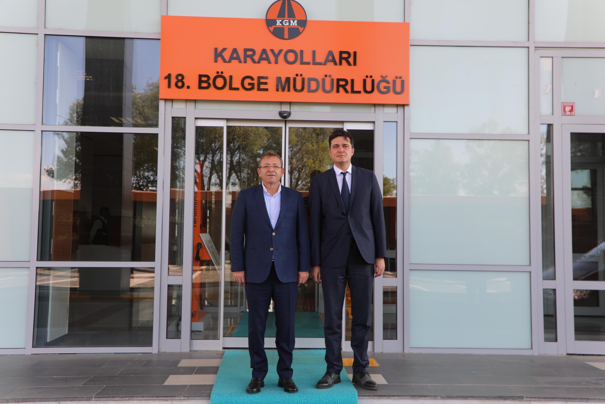 Kars Valisi Polat  Karayolları 18. Bölge Müdürlüğü’nü ziyaret etti.