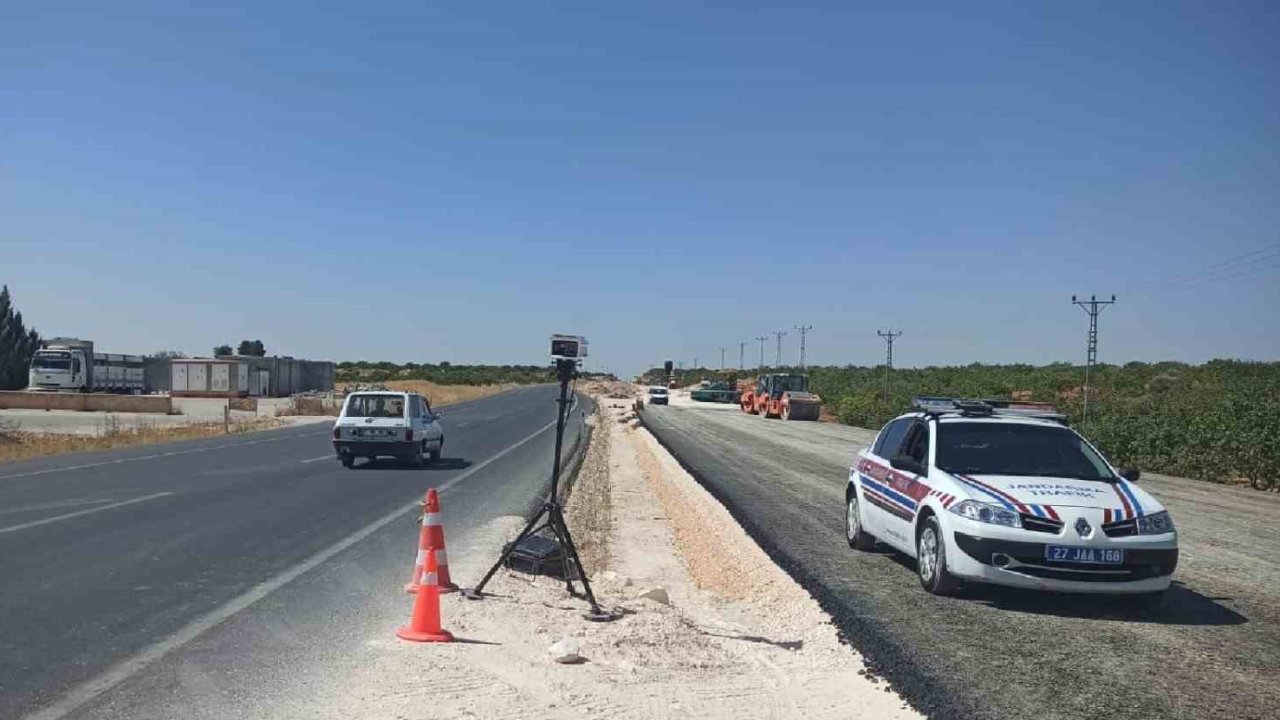 Gaziantep’te 100 araç sürücüsüne 199 bin TL radar cezası