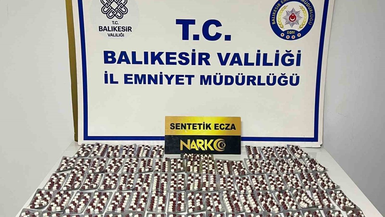 Ayvalık’ta narkotik polisi uyuşturucu hap satıcısını kıskıvrak yakaladı