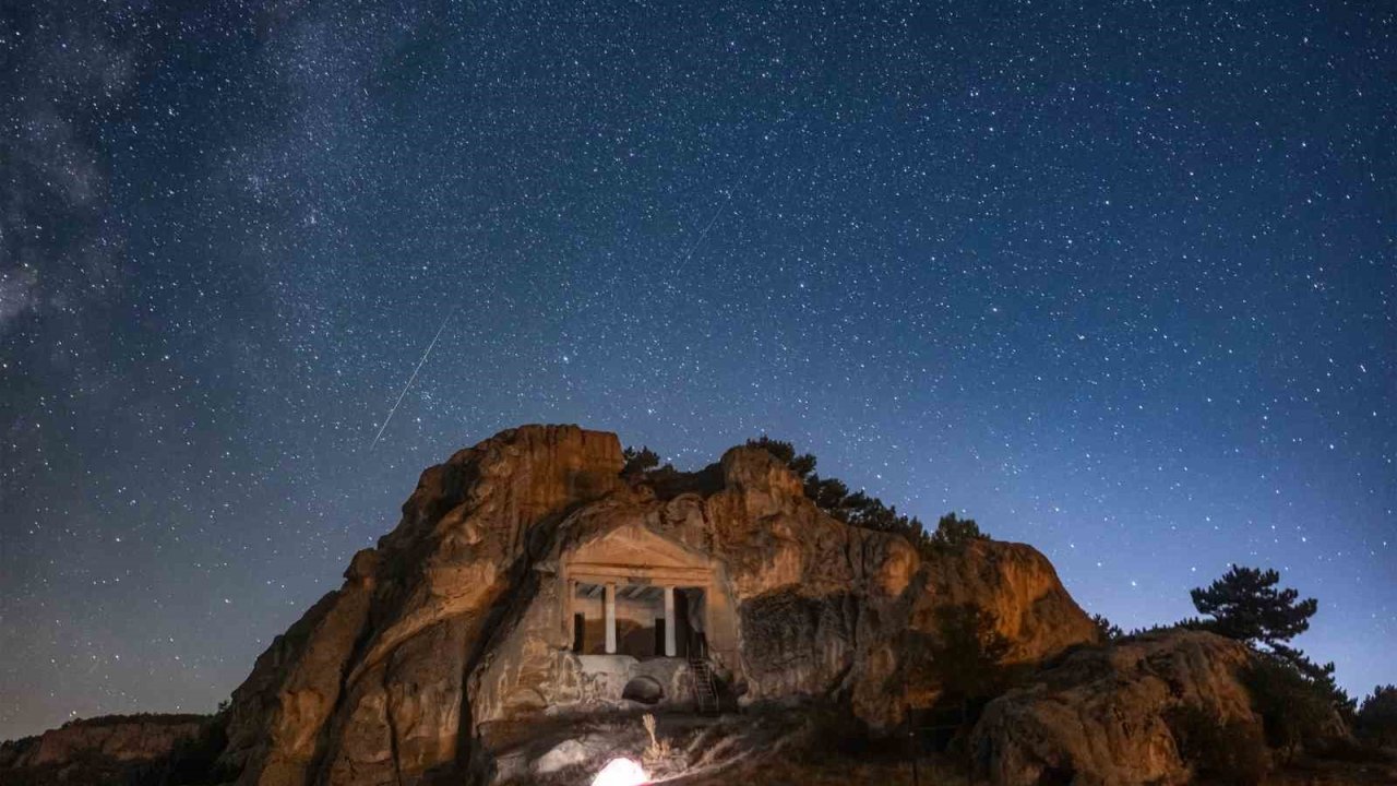 Perseid meteor yağmuru Eskişehir’de de fotoğraflandı