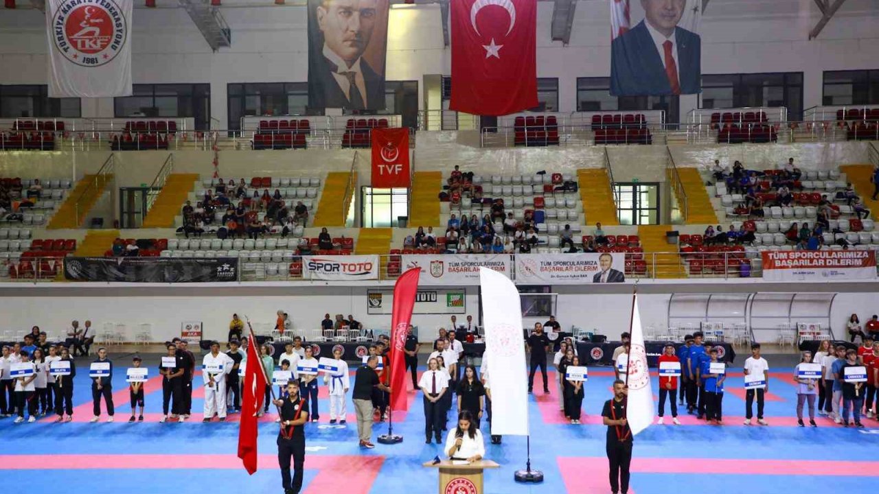 Türkiye Karate Şampiyonası’nın açılış seremonisi yapıldı