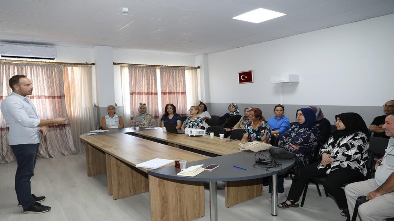 Şehzadeler Engelsiz Yaşam Merkezi’nde velilerle toplantı yapıldı