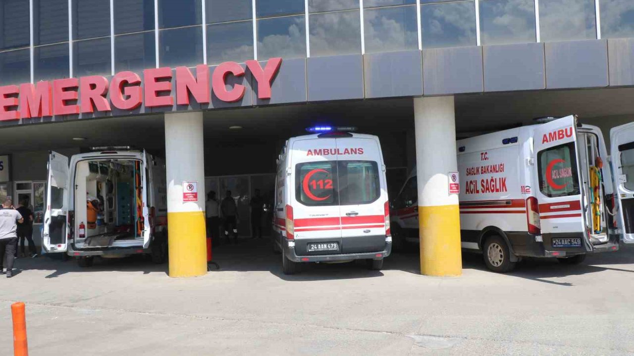 Erzincan - Erzurum kara yolunda trafik kazası: 5 yaralı