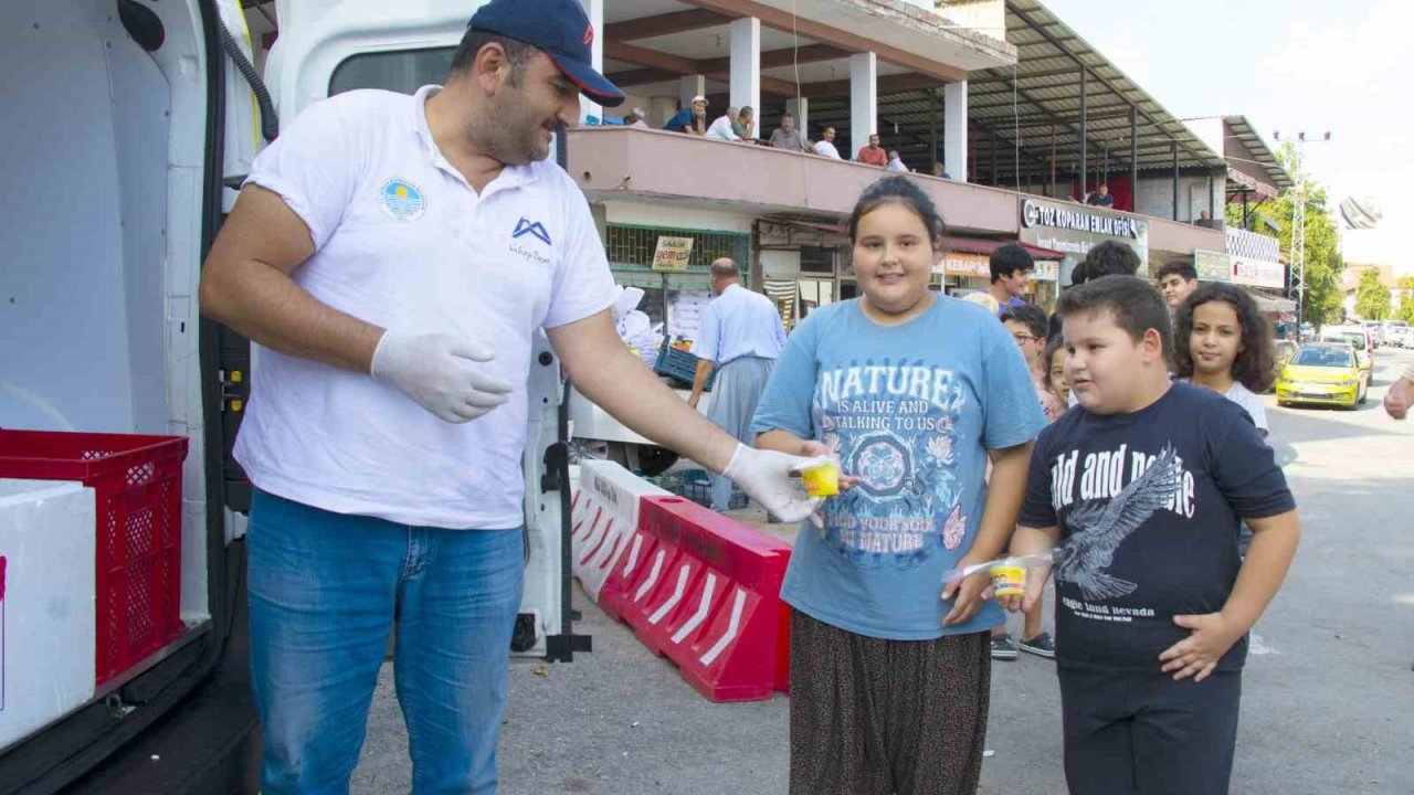 Çocuklara serinleten sürpriz: Limonlu dondurma