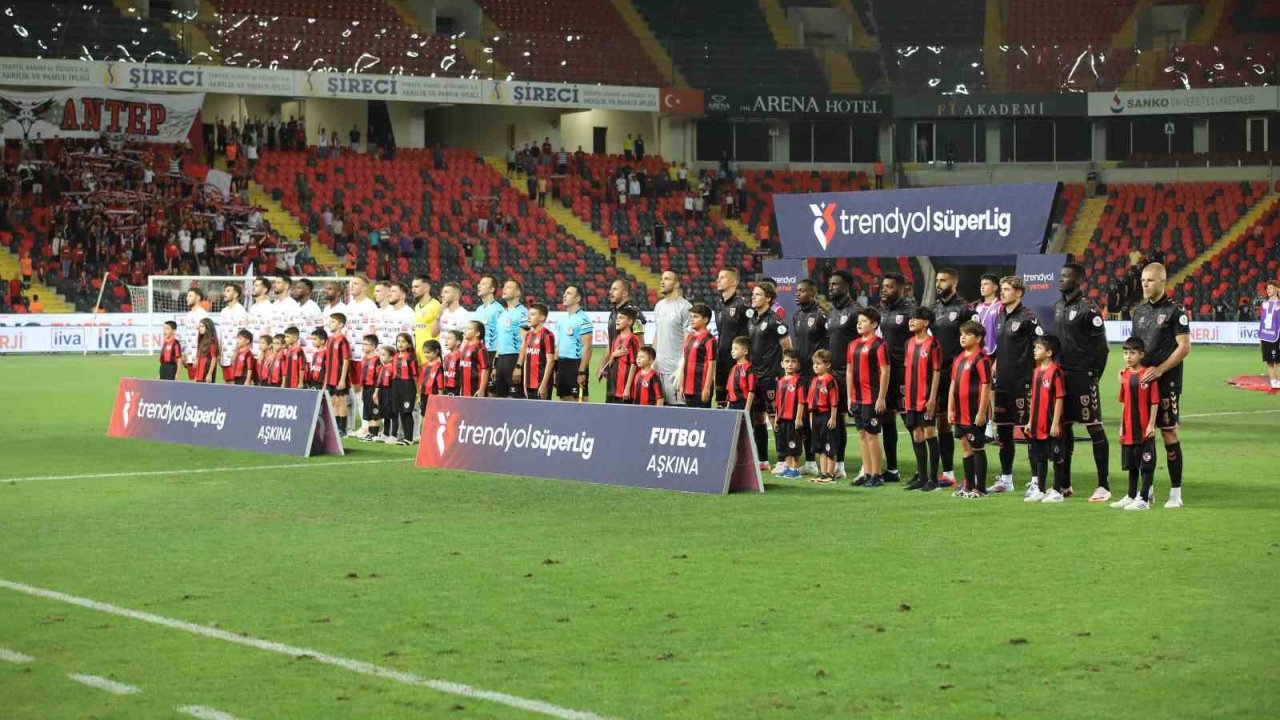 Trendyol Süper Lig: Gaziantep FK: 0 - Samsunspor: 1 (Maç devam ediyor)