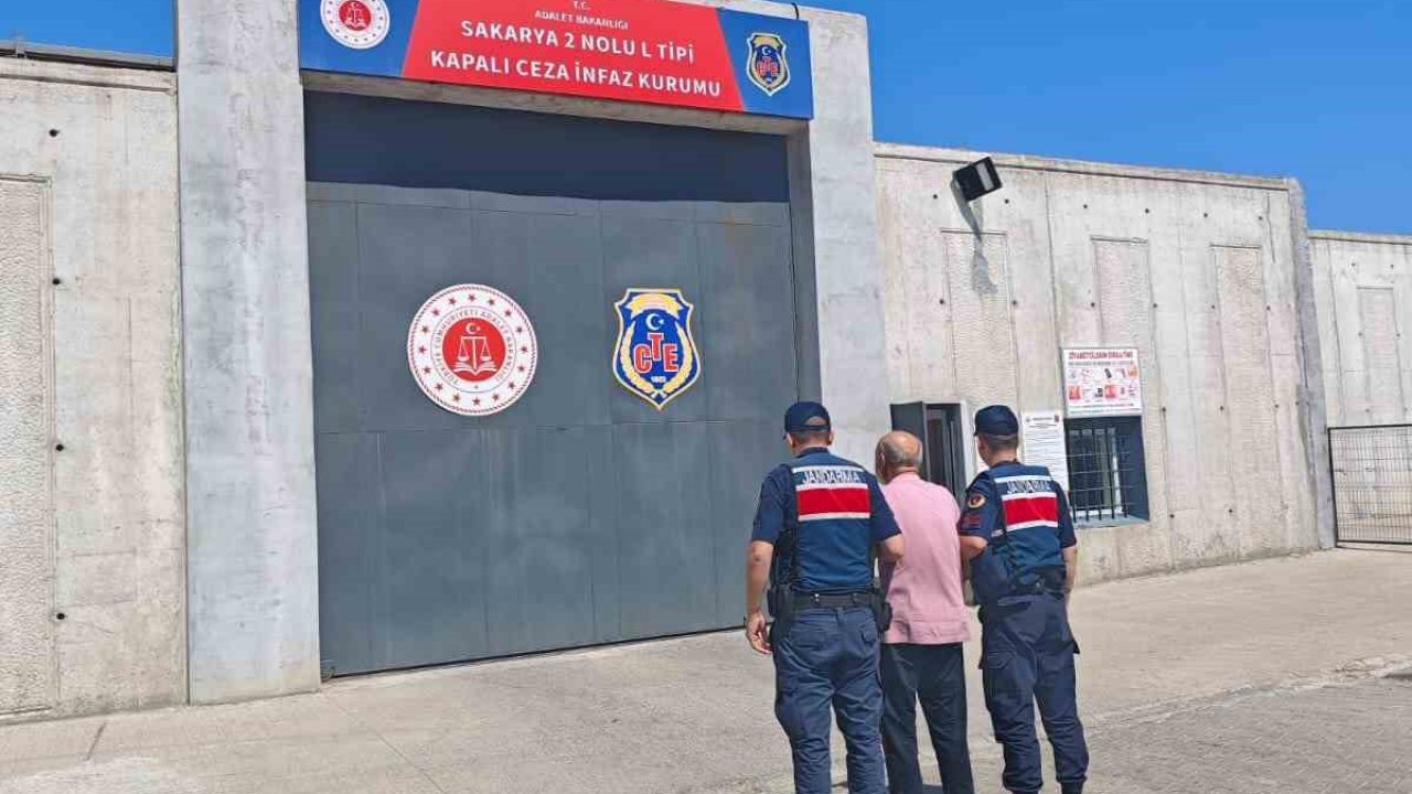 22 yıl 1 ay kesinleşmiş hapis cezası vardı, jandarmadan kaçamadı