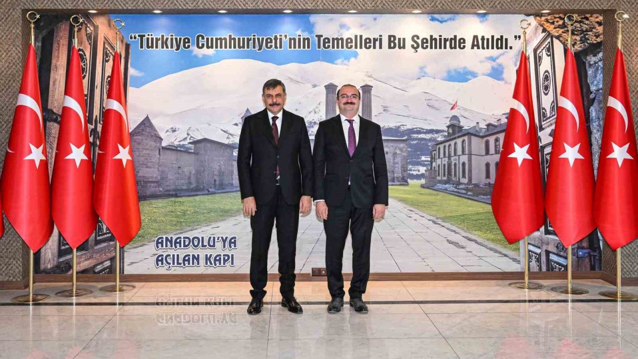 Rektör Hacımüftüoğlu ilk ziyaretini Erzurum Valiliğine gerçekleştirdi