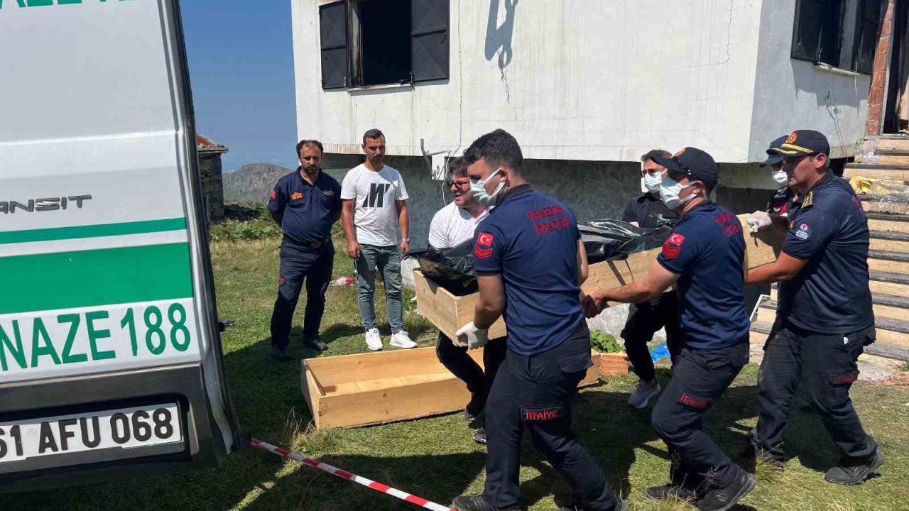 Kundaklanan yayla evindeki 3 cenaze otopsi için Adli Tıp Kurumu’na gönderildi