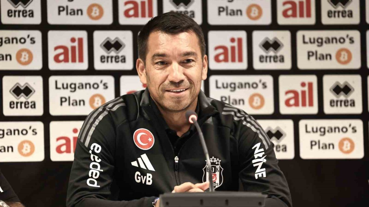 Bronckhorst: "İki maçın sonunda gruplara kalmış olmayı istiyoruz"