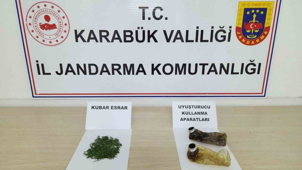 Üzerinde esrarla yakalandı