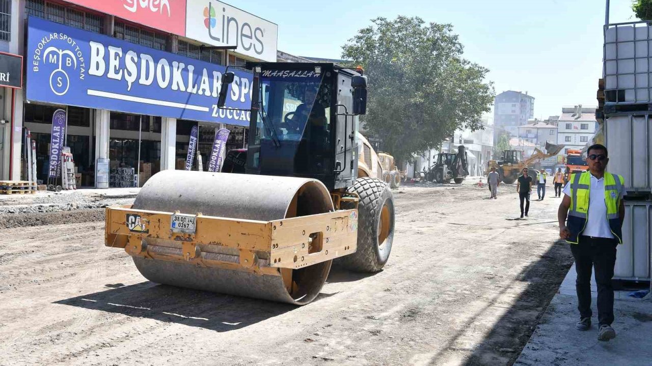 Başkan Büyükkılıç, 50 yıllık altyapısı yenilenen Argıncık Toptancılar Sitesi’nde incelemelerde bulundu