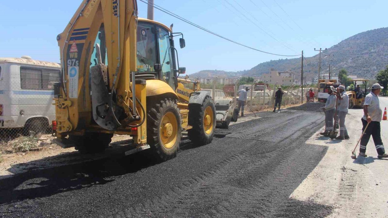 Büyükşehir asfalt onarım çalışması yapıyor