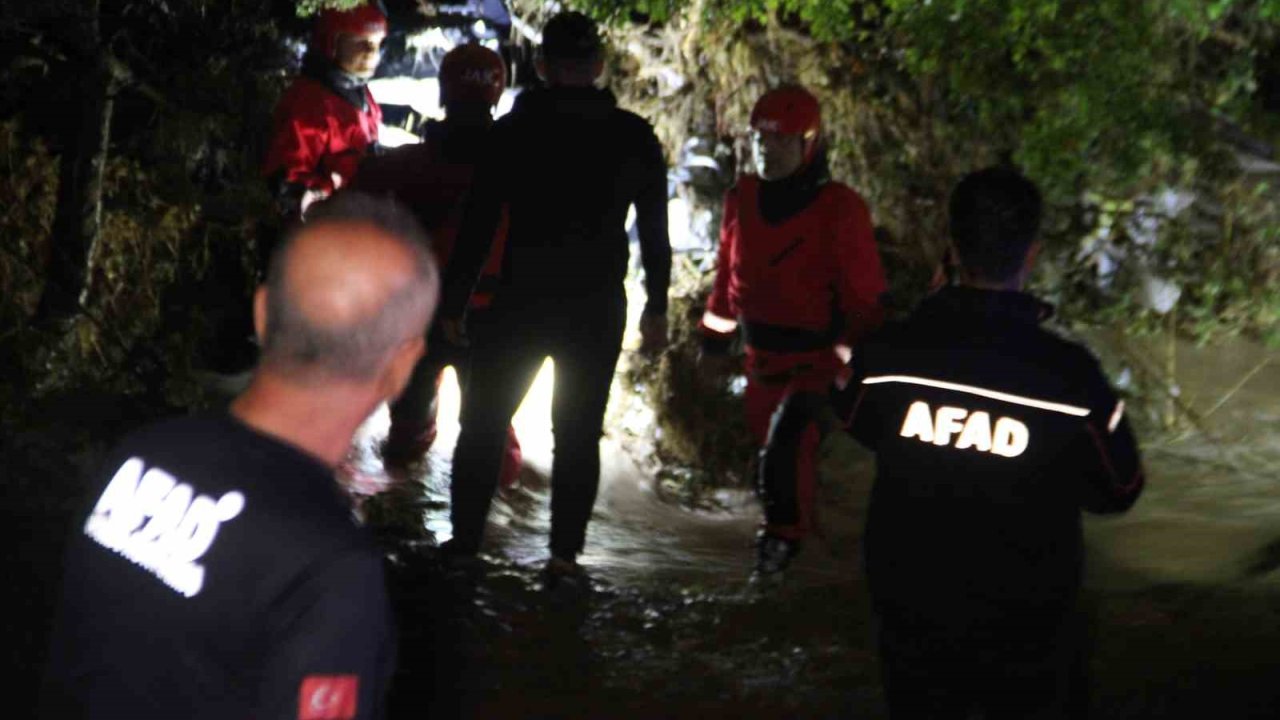 Selde kaybolan vatandaşı arama çalışmaları devam ediyor