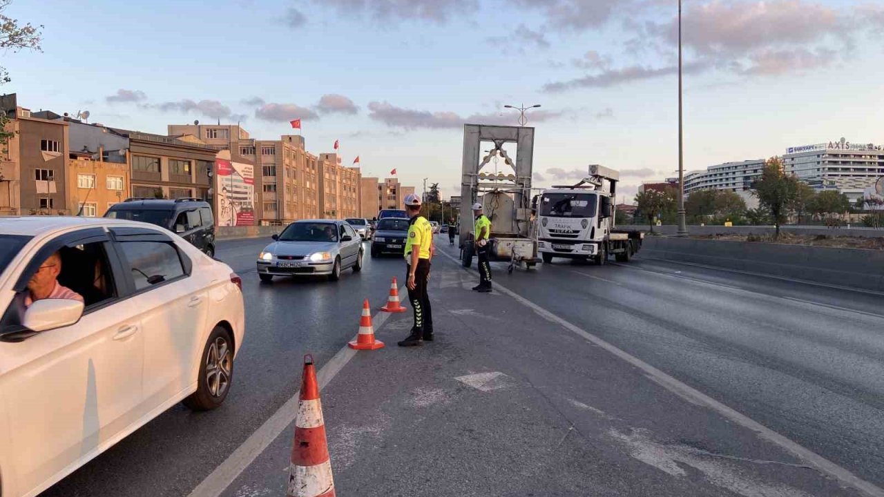 Vatan Caddesi 30 Ağustos provaları nedeniyle trafiğe kapandı