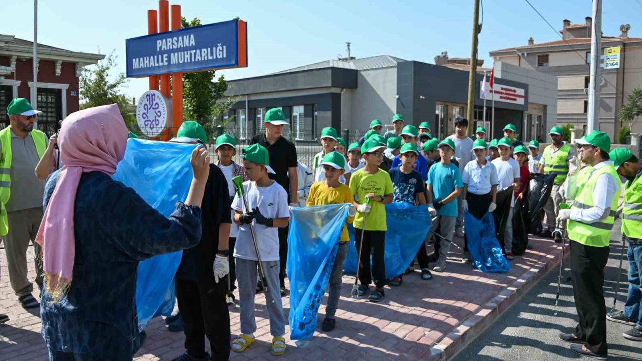 Selçuklu, çevre temizliğinde farkındalık oluşturmaya devam ediyor