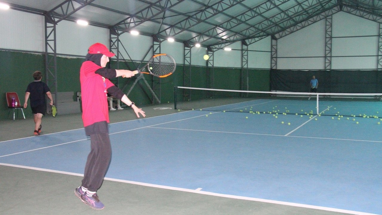 Mevlana Vadisi’ne kapalı tenis kortu