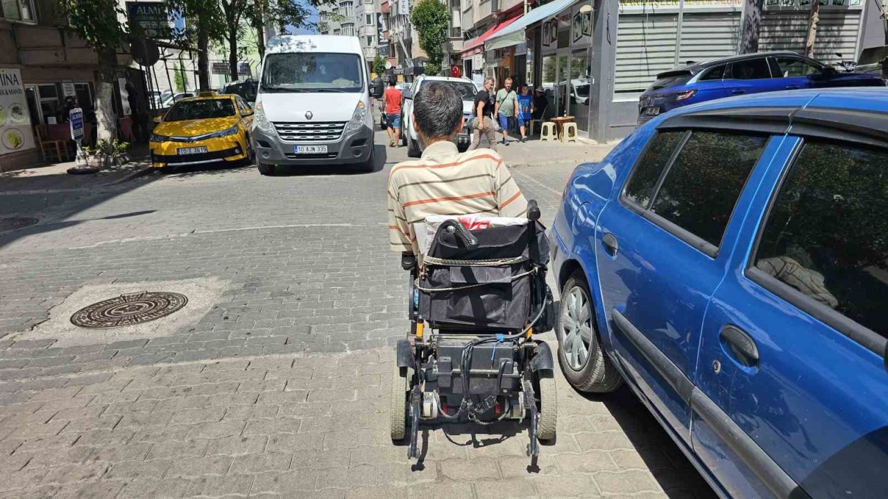 Bandırma’da hatalı parklar engellileri zor durumda bırakıyor