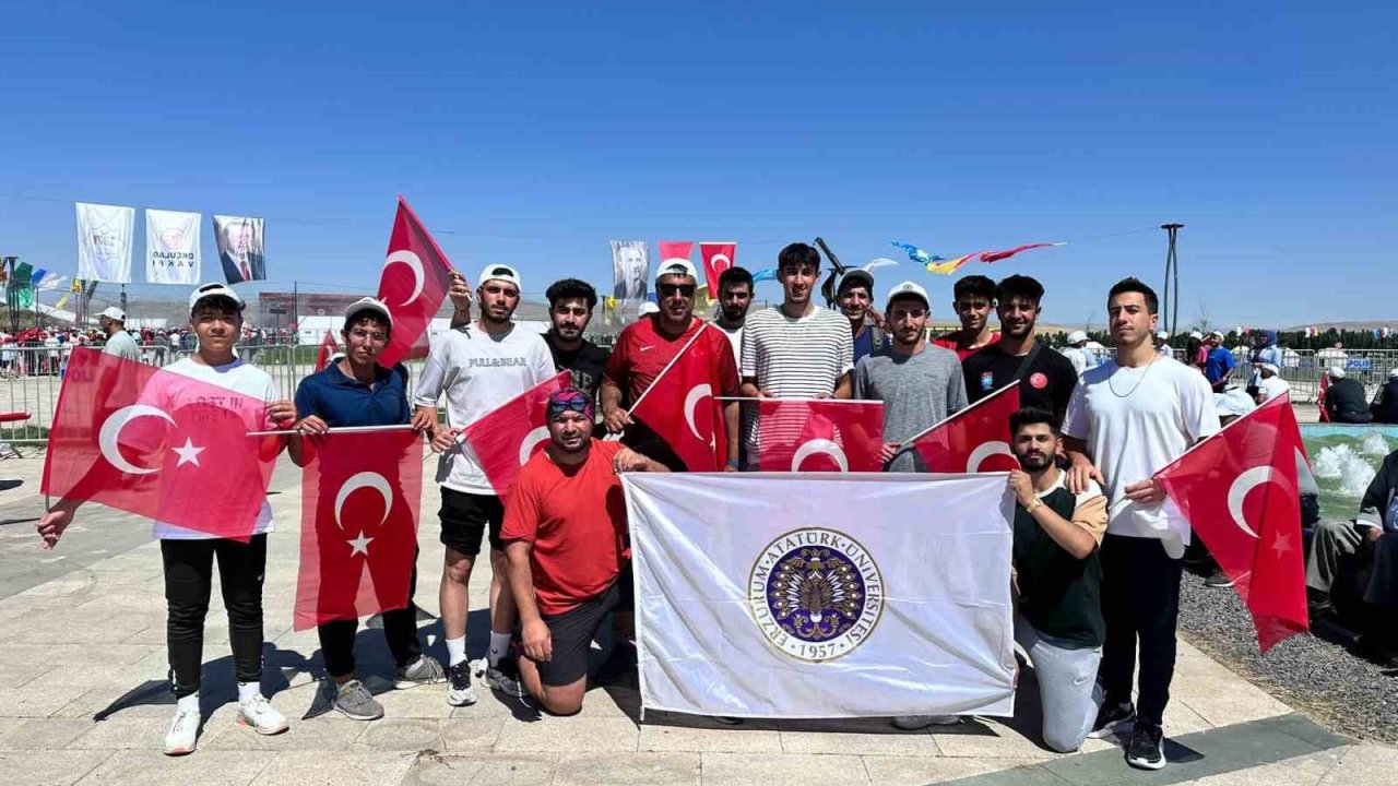 Atatürk Üniversitesi ailesi, Malazgirt’te kahraman ecdadını andı