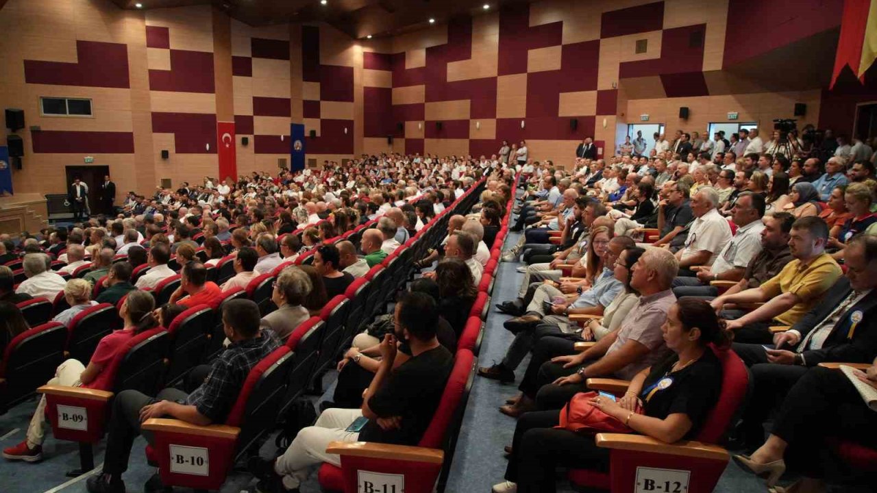 Edirne’de yeni rektör Prof. Dr. Hatipler görevi devraldı