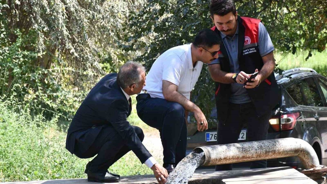 Kaymakam Aydın,  ‘Aralık Millet Bahçesi’nde incelemelerde bulundu