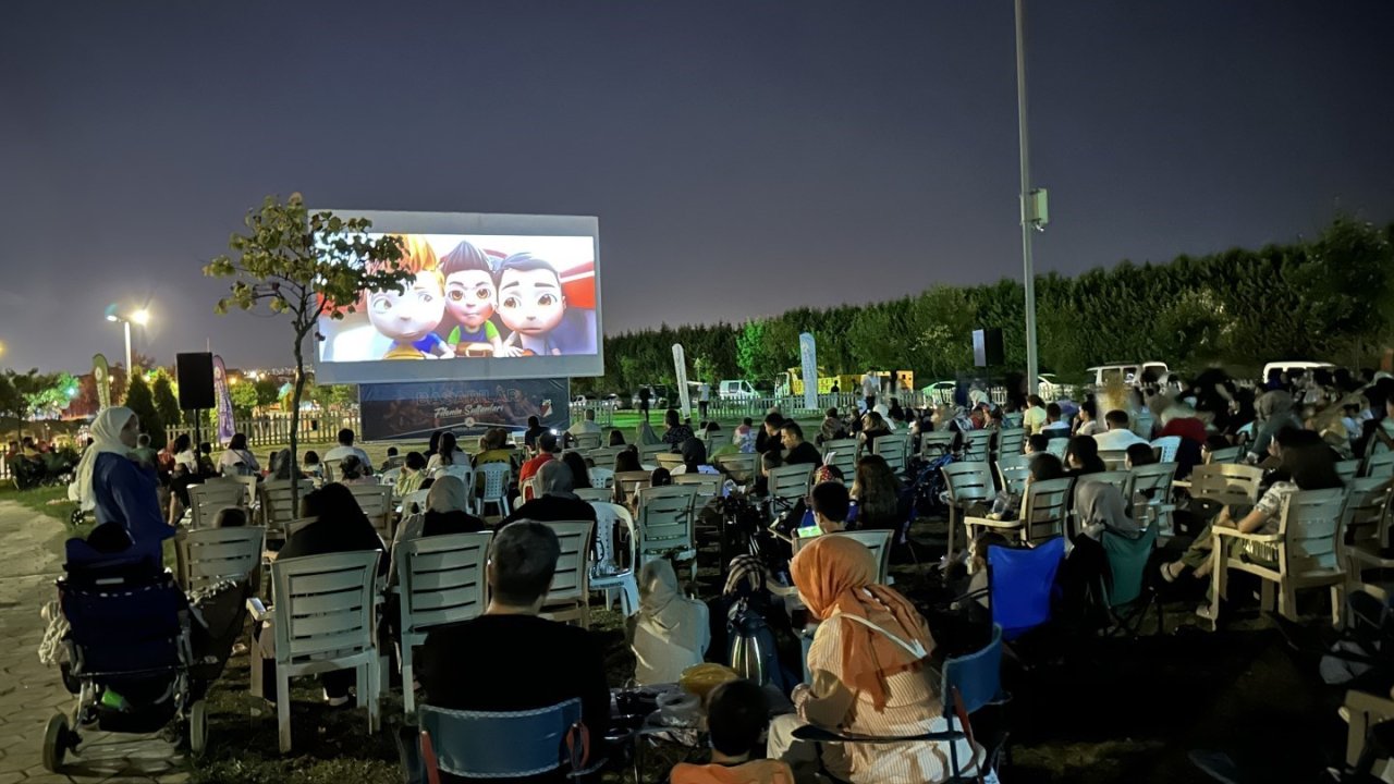 Kartepe’de çocuklar sinema keyfi yaşadı