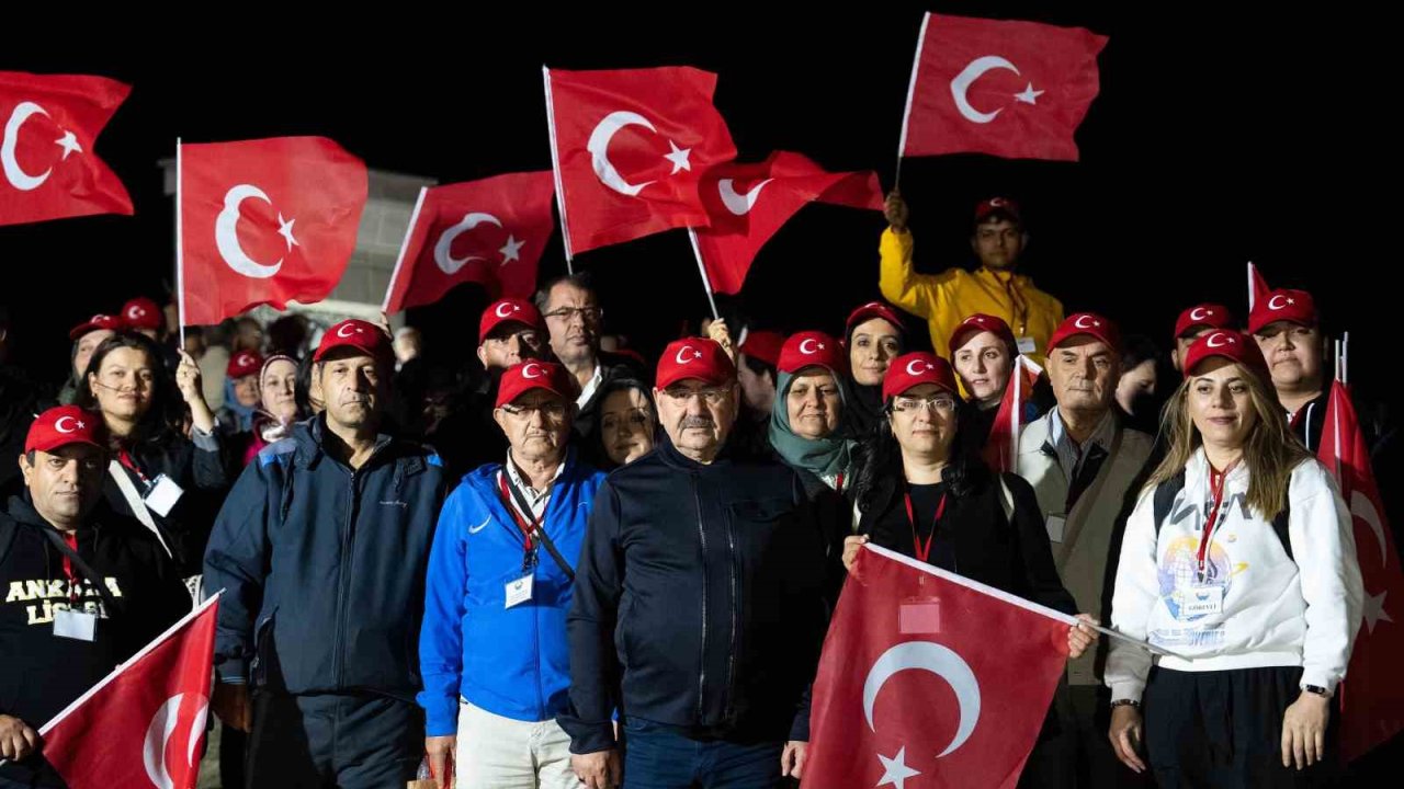 Gölbaşı Belediye Başkanı Odabaşı, zafer yürüyüşüne katıldı