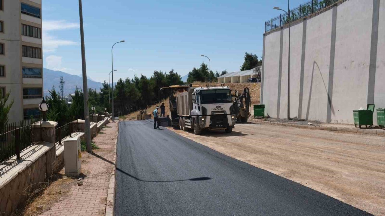 Kahramanmaraş’ta asfalt seferberliği sürüyor