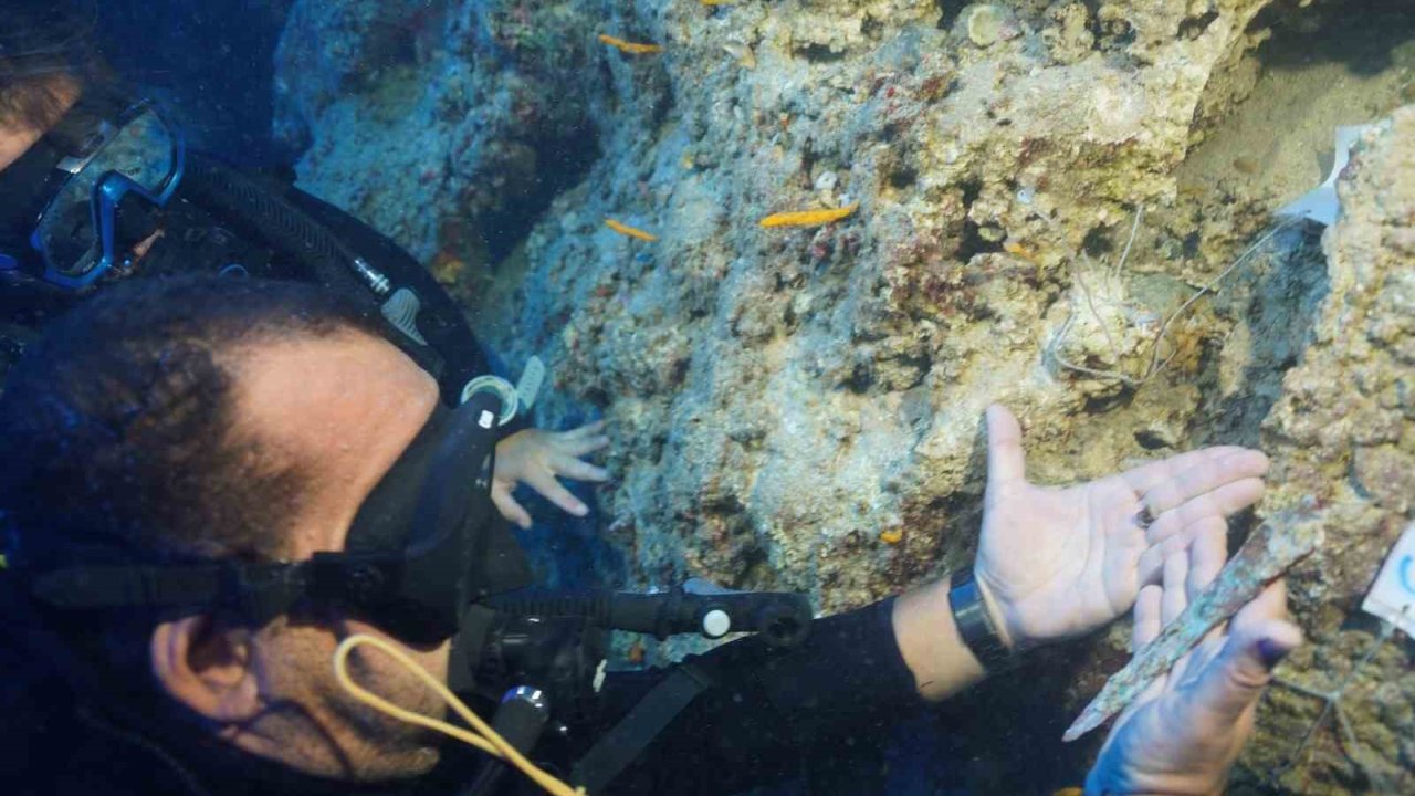 Akdeniz’in derinliklerinde Girit-Minos Uygarlığına ait 3 bin 600 yıllık hançer bulundu