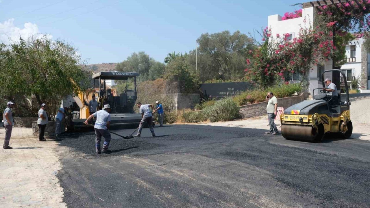 Su hattı değişen caddeye asfaltlama