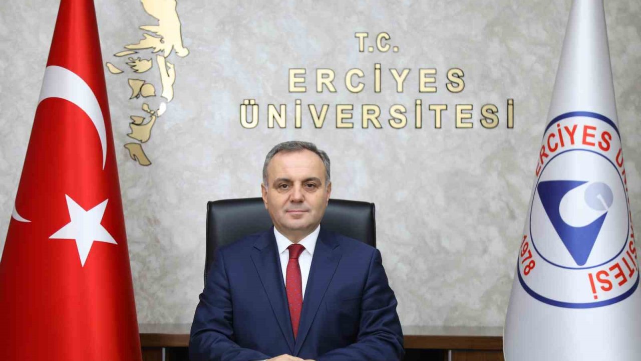 Rektör Prof. Dr. Altun, Zafer Bayramı’nı kutladı