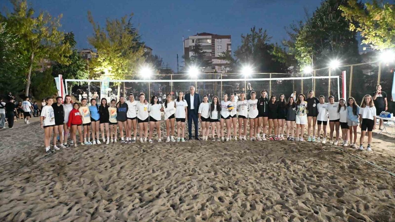 Kum Voleybolu ve Sokak Basketbolu Turnuvası’nın final müsabakaları yapıldı