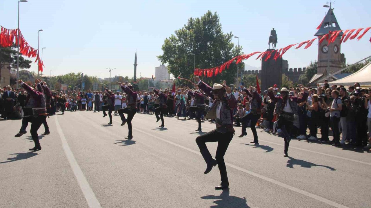 Zafer Bayramı, Kayseri’de coşkuyla kutlandı