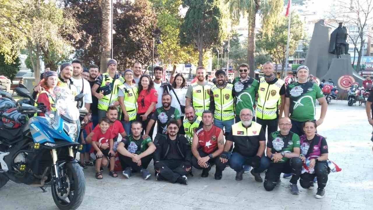 Mudanya’da motosikletlilerden ’30 Ağustos" korteji