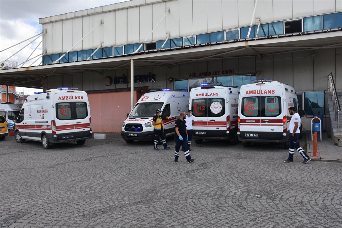 Kars'ta trafik kazası: 3 yaralı