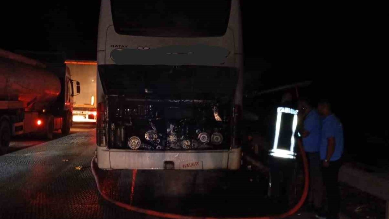 Tarsus’ta yolcu otobüsünde yangın