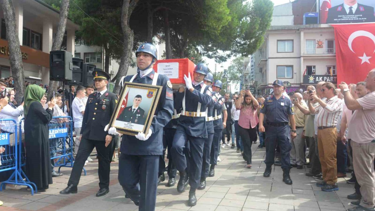 Diyarbakır şehidi son yolculuğuna uğurlandı