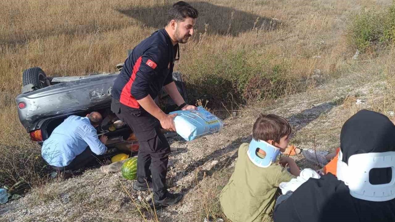 Erzincan’da otomobil şarampole uçtu: 6 yaralı