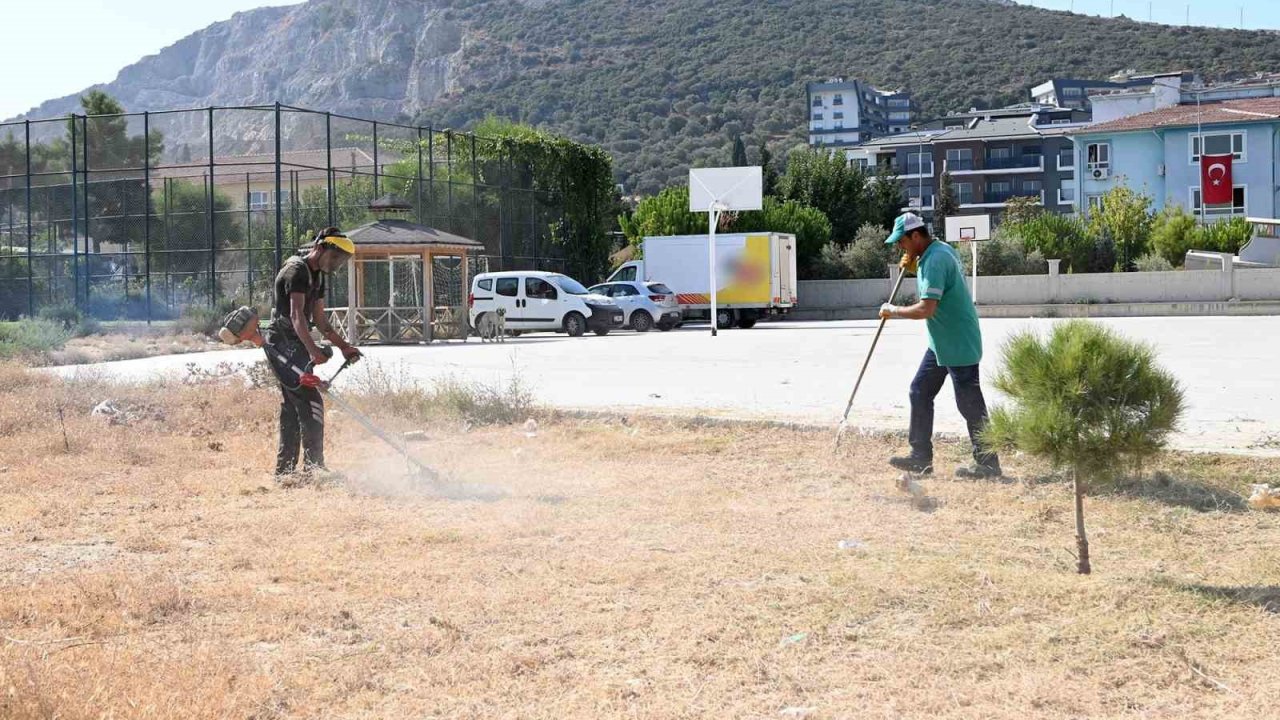 Kuşadası Belediyesi okulları yeni eğitim yılına hazırlamaya devam ediyor