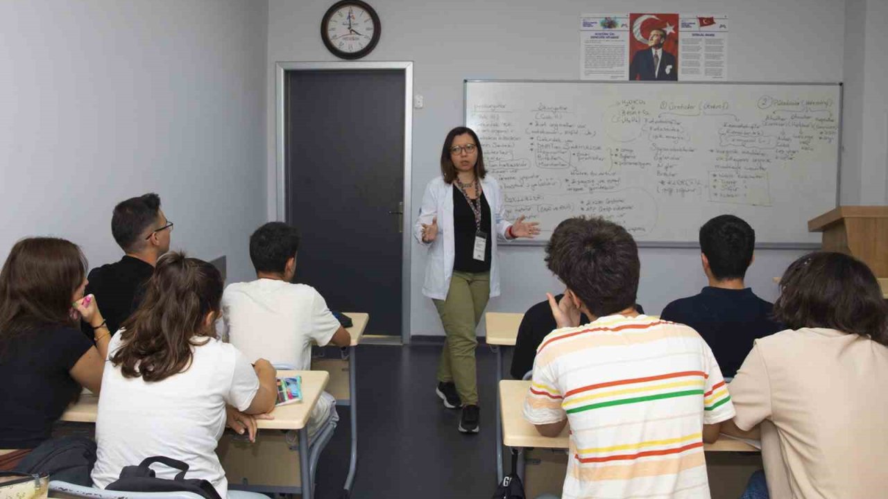 Mersin’deki kurs merkezlerinde ders zili çaldı