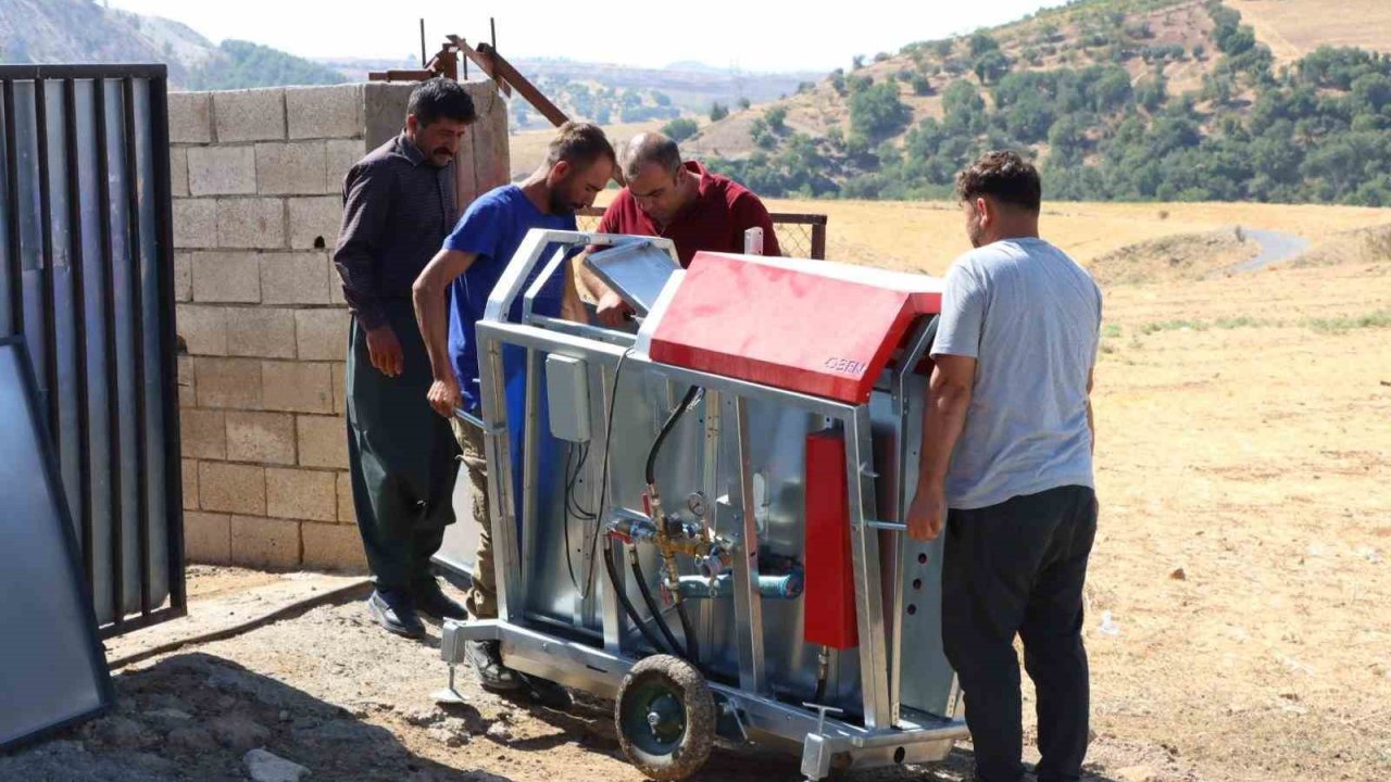 Koyun keçi yetiştiricilerine seyyar ilaçlama ve yıkama banyosu hibe edildi