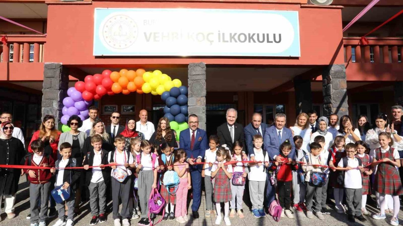 İlk ders zilini protokol çaldı