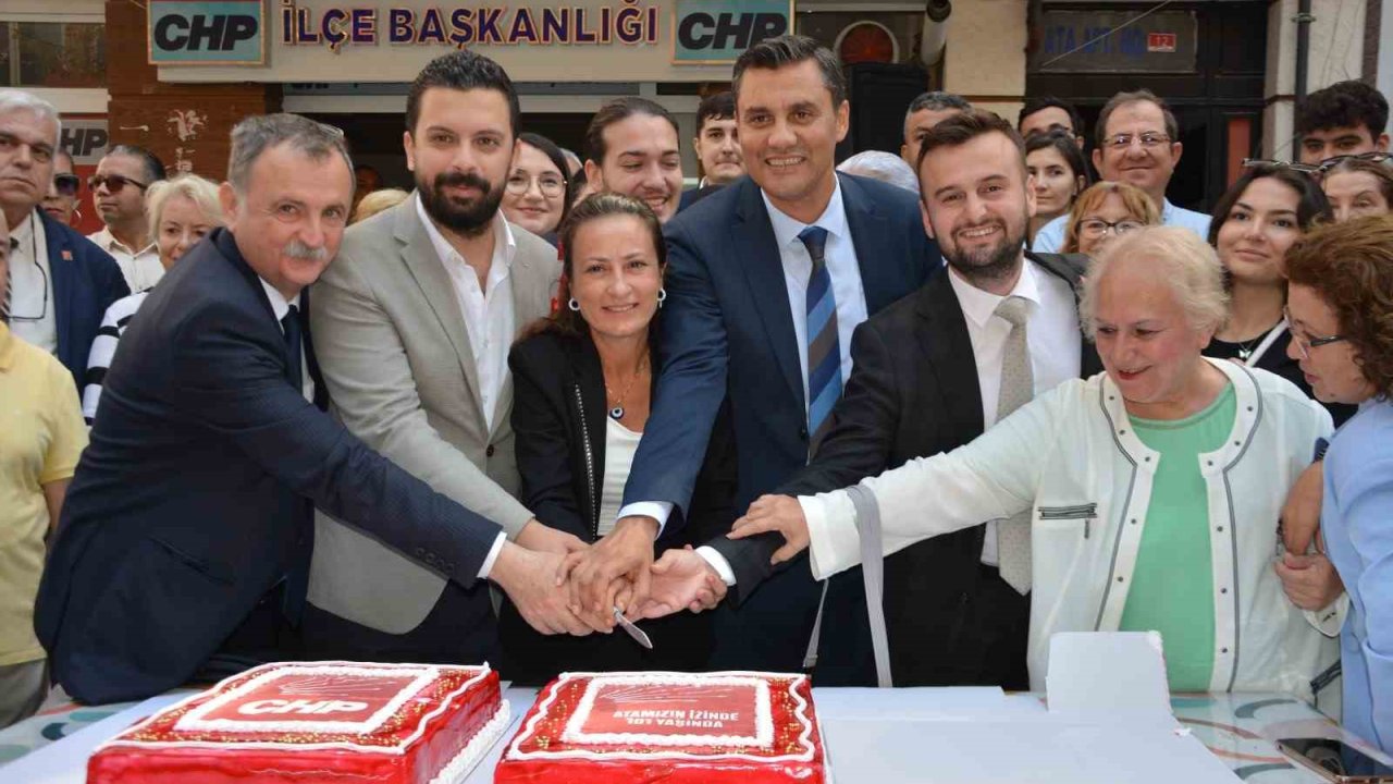 CHP Manisa İl Başkanlığı kuruluşlarının 101. yılını kutladı