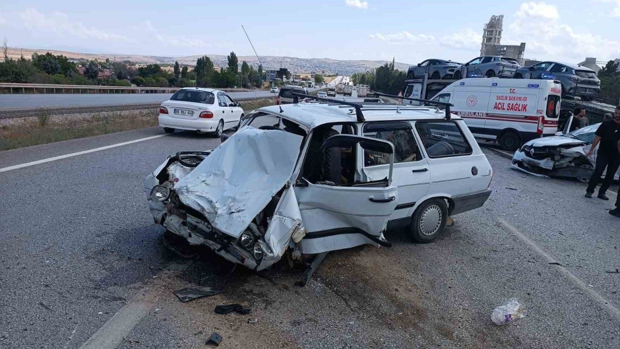 Ankara’da yarım saat arayla peş peşe 2 kaza: 7 yaralı