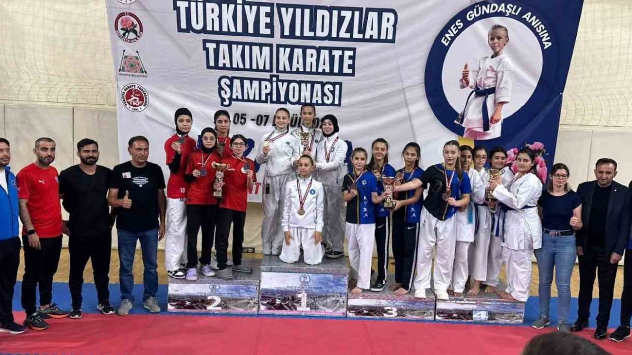 Körfez’in karate takımı Türkiye ikincisi oldu